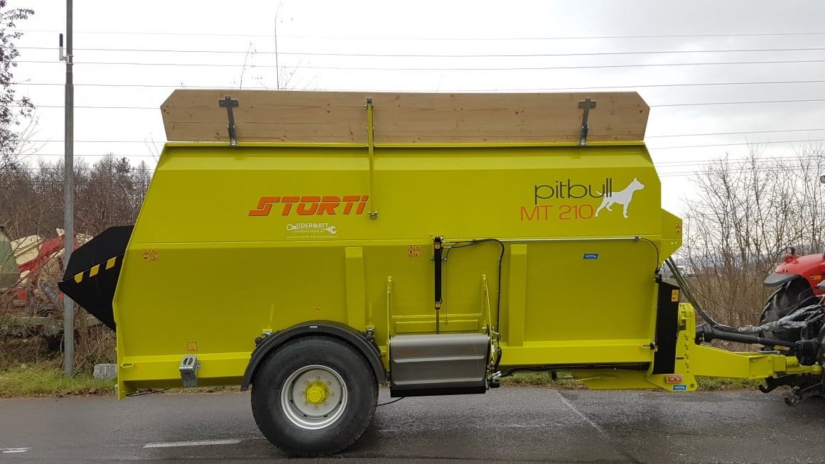 Futtermischwagen Pitbull MT 210 / Horizontalmischwagen